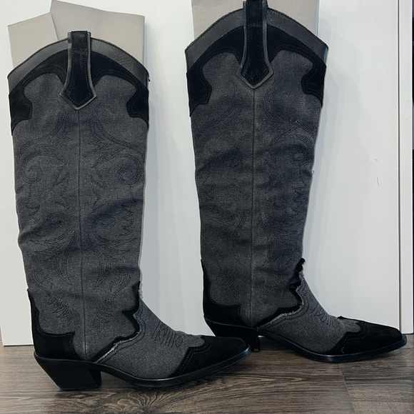 ZARA EMBROIDERED HEELED
COWBOY BOOTS, US size 8 - Picture 4 of 13